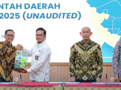 Pimpin Transparansi Keuangan Daerah, Wali Kota Palembang Ratu Dewa Serahkan LKPD 2025