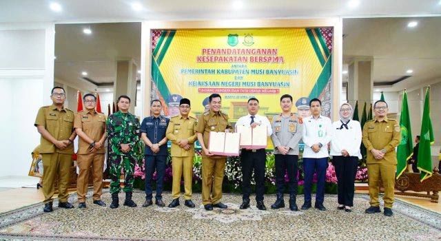 Bangun Muba Aman Secara Hukum, Bupati-Kajari Teken Kesepakatan Perdata dan TUN