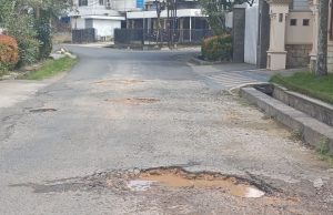Warga Jalan Beliton Palembang Keluhkan Pengaspalan Jalan Tanggung, Menyisakan Jalan Berlubang Sepanjang 50 Meter