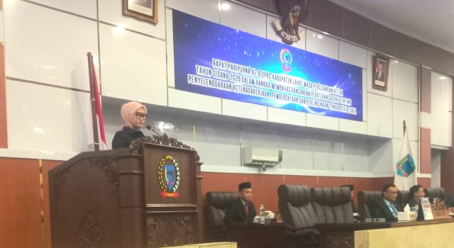 Wabup Lahat, Widia Ningsih Sampaikan Raperda Ketenagakerjaan, Seluruh Fraksi DPRD Lahat Dukung Penuh
