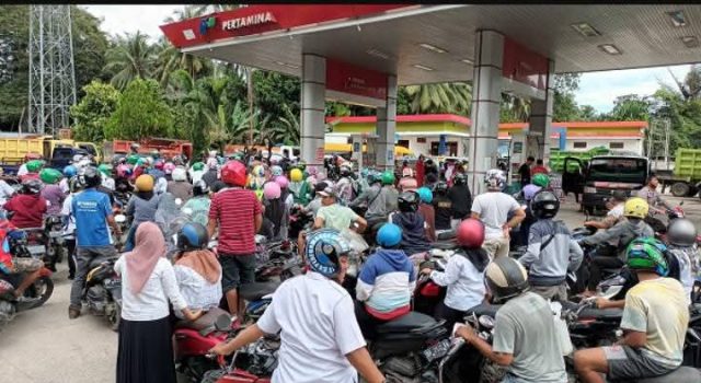 Masyarakat Keluhkan Kelangkaan BBM di OKU Timur