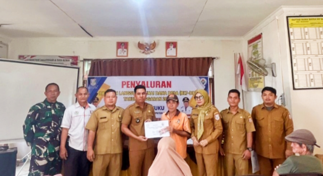 Pemdes Biyuku Menyalurkan BLT DD Jelang Hari Raya Idul Adha Kepada 20 KPM
