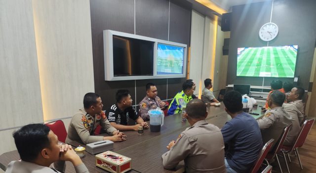 Pesta Bola Dunia 2026, Polres OKU Timur Adakan Kegiatan Nobar Bersama Masyarakat, Ini Tujuannya