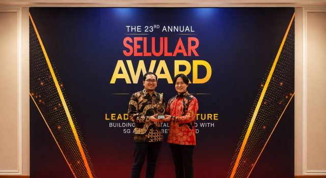 Sharp AQUOS Sense10 Raih Penghargaan Smartphone of The Year 2025, Mid Range Category di Ajang Selular Awards