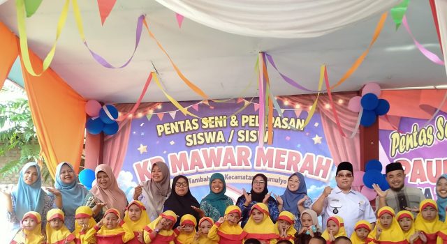 34 Tunas Bangsa dari PAUD Mawar Merah Tambahasri Jalani Wisuda, Pentas Seni Meriahkan Acara