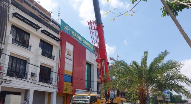Tidak Diberi Izin, Diduga PT Protelindo Pasang Paksa Antena di Atas Gedung Kantor BANI Palembang