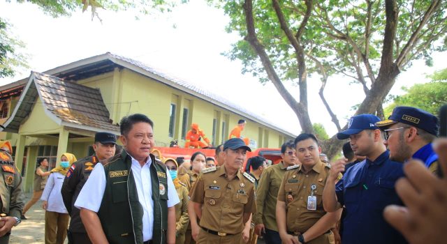 Dampingi Gubernur Sumsel, Wali Kota Palembang Tinjau Posko Karhutla di Kertapati