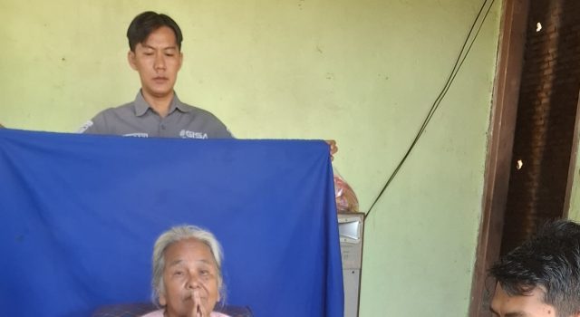 Tingkatkan Pelayanan Administrasi Kependudukan, Disdukcapil OKU Timur Jemput Bola ke Desa Desa