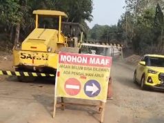 Diduga Ada Dermawan Perbaiki Jalan Nasional di Lubuk Batang OKU yang Rusak Bertahun tahun