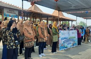 Para Kader Posyandu di Kecamatan Sukarami Palembang Gelar Kegiatan Lomba Cerdas Cermat dan Yel-Yel