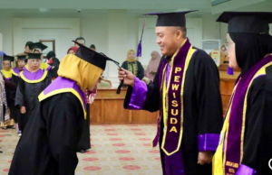 Usia 80 Tahun Jadi Lansia Tertua Diwisuda di Sekolah Lansia Kota Palembang
