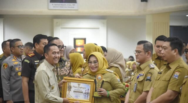 Wali Kota Palembang Beri Penghargaan Unit Pelayanan Publik Berprestasi 2026, Inilah Instansinya…